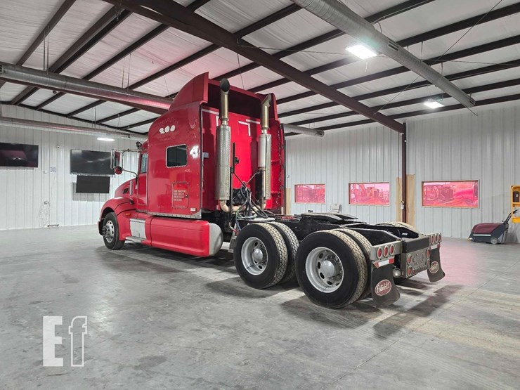 2008-peterbilt-386-image-4