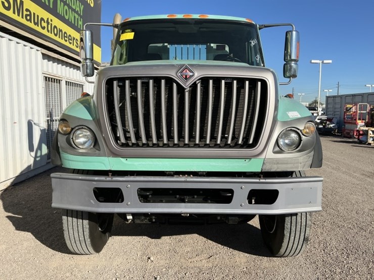 2011-international-7600-image-3