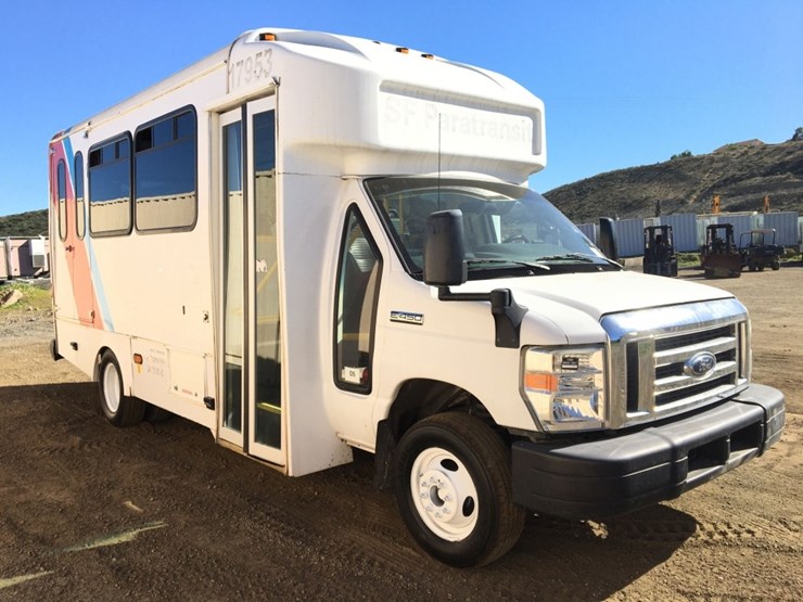2017-ford-e450-image-2