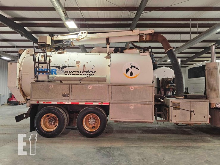 2007-international-7600-image-10