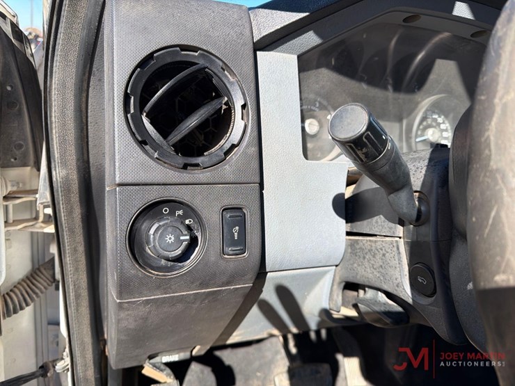 2012-ford-f350-xl-image-29