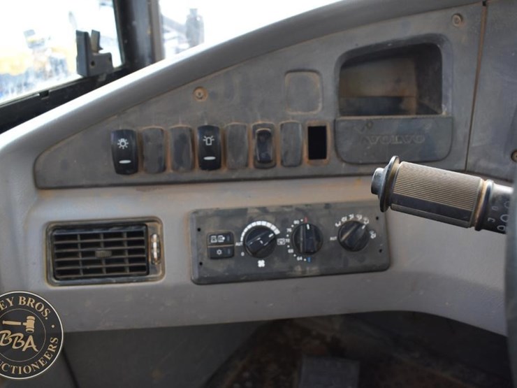 2012-volvo-a40f-image-26