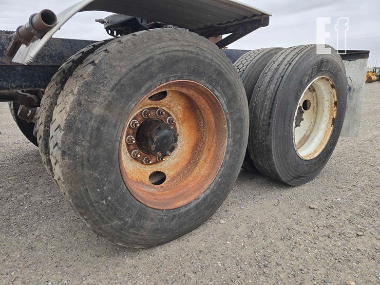 2003-mack-rd688s-image-17