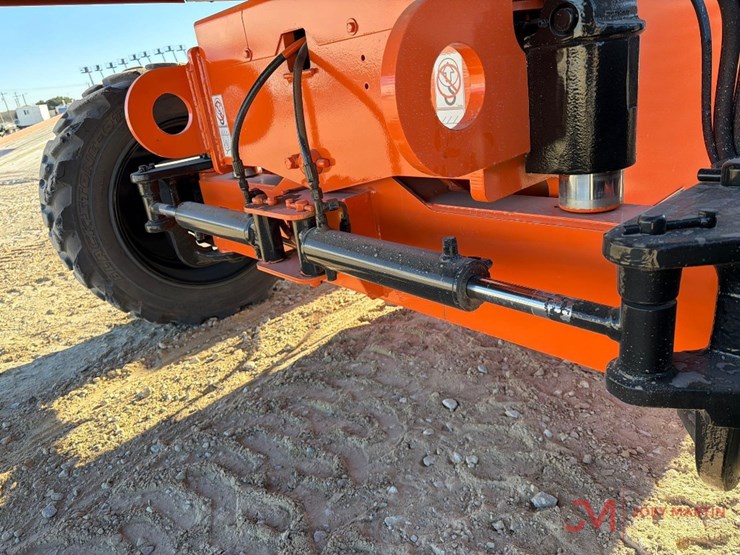 2015-jlg-600s-image-4
