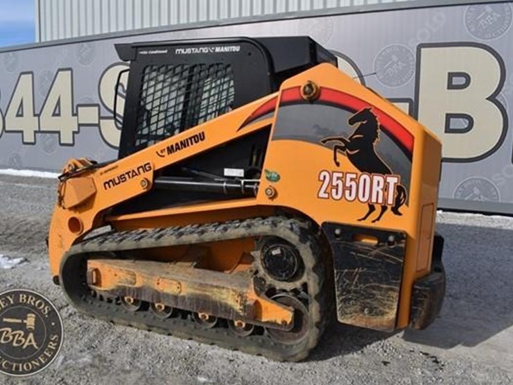 2020-mustang-2550rt-image-11