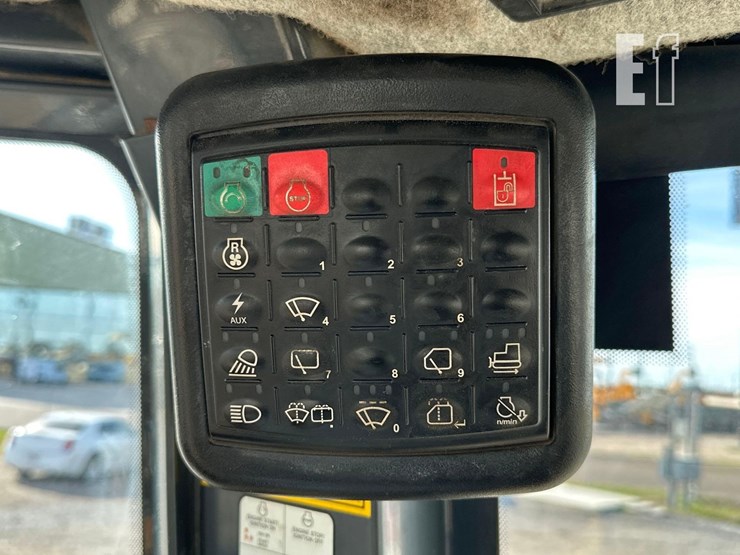 2012-deere-850k-xlt-image-25