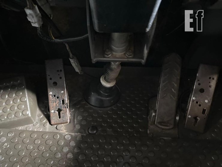 2008-volvo-a25e-image-12