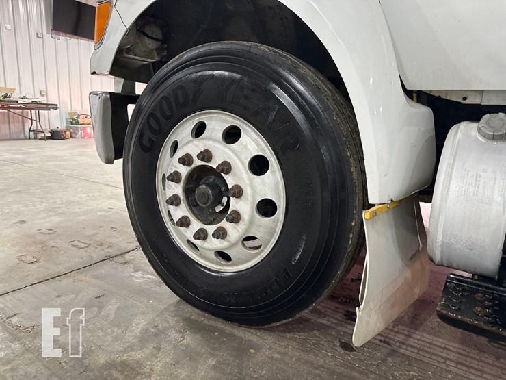 2015-ford-f750-image-36