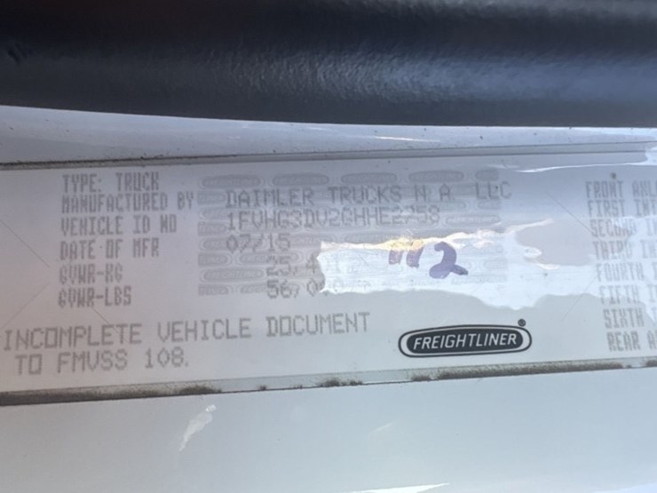 2016-freightliner-114sd-image-19