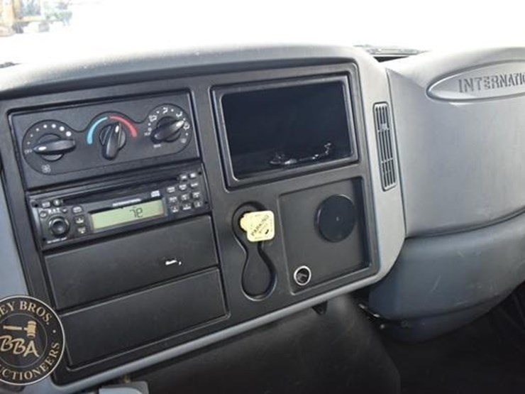 2007-international-durastar-4300-image-44