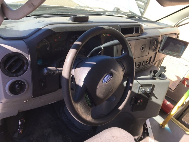 2017-ford-e450-image-7