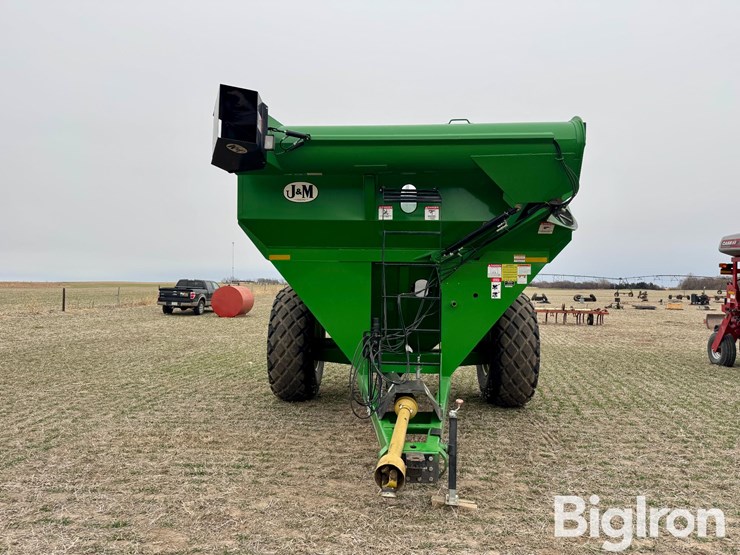 2011-j&m-750-image-2