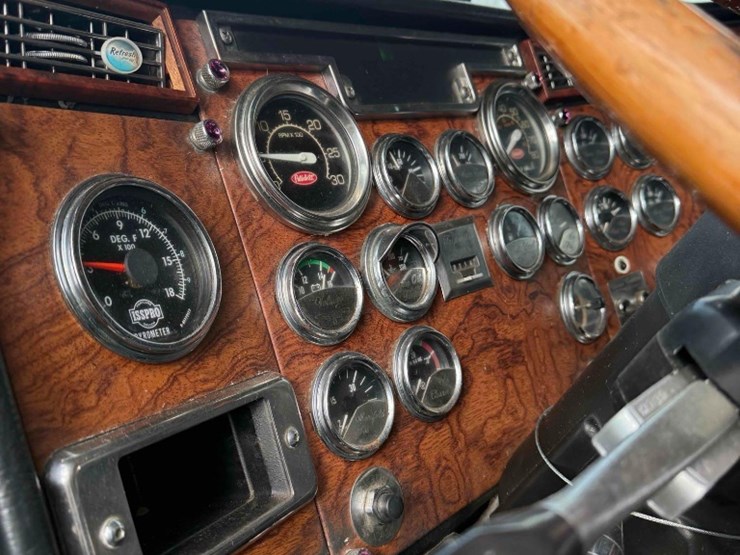 1998-peterbilt-379-image-29
