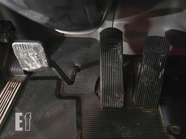 2008-peterbilt-386-image-11