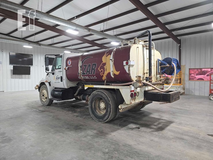 2009-international-durastar-4300-image-4