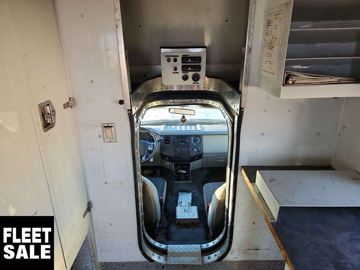 2008-ford-f550-image-46