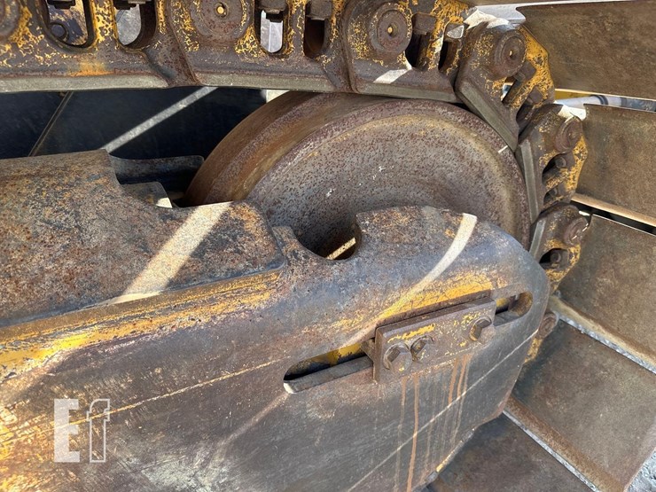 2012-deere-850k-xlt-image-34