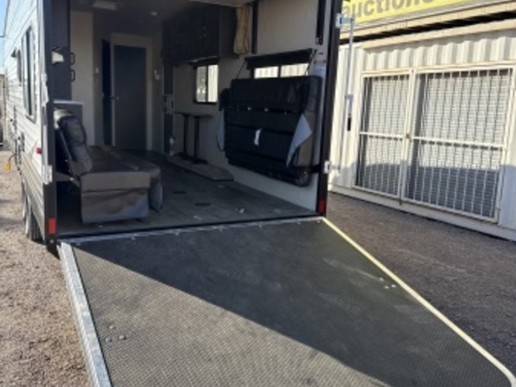 2019-forest-river-smt251ssxl-ca-toy-hauler-image-10