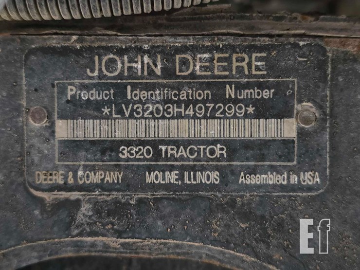 john-deere-3320-image-30