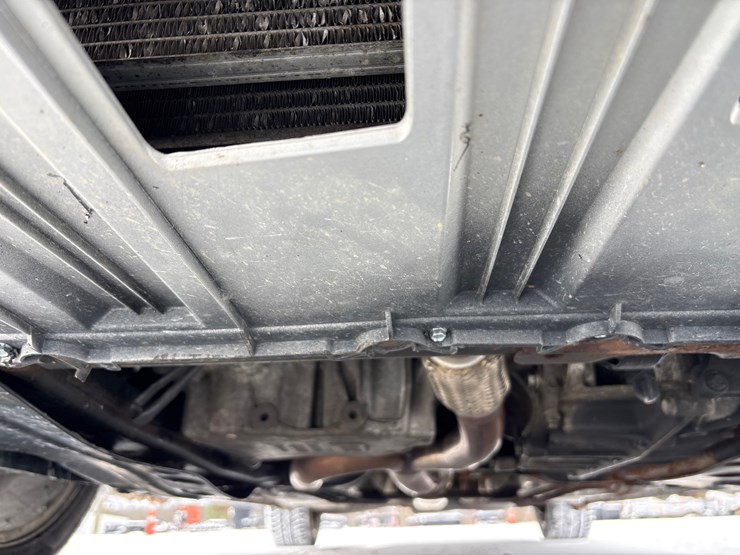 #1114-•-2010-buick-lacrosse-passenger-car-image-22