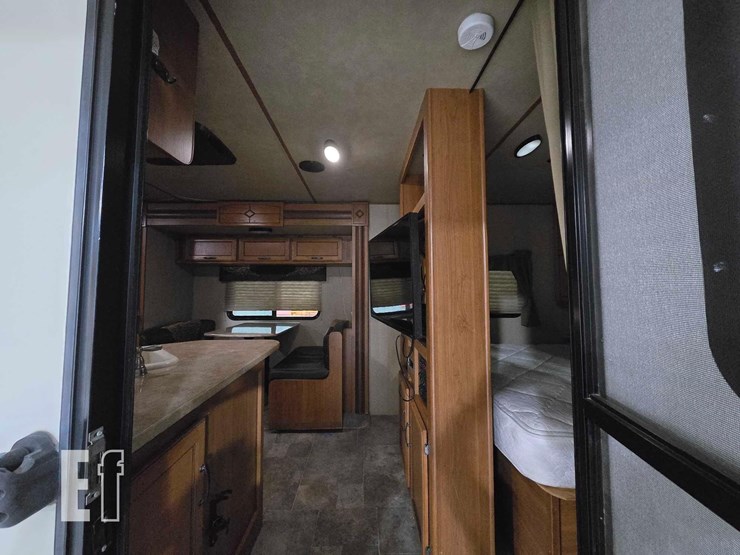 2016-crossroads-sunset-trail-ultra-lite-237bh-image-9