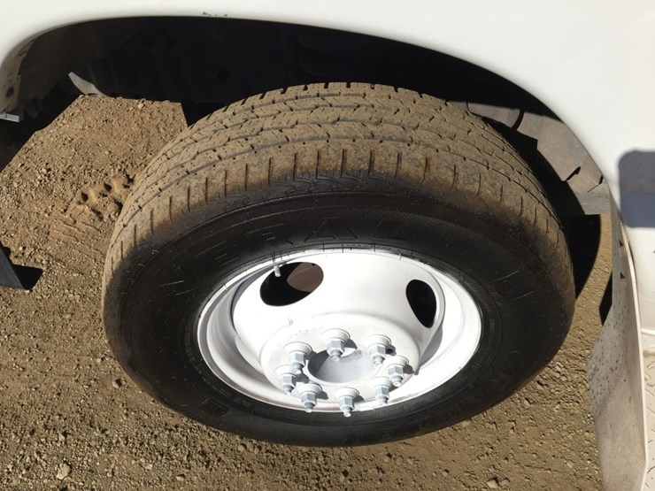 2017-ford-e450-image-14