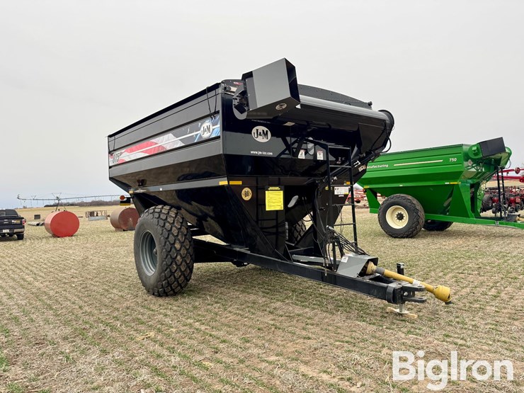 2020-j&m-875-image-3