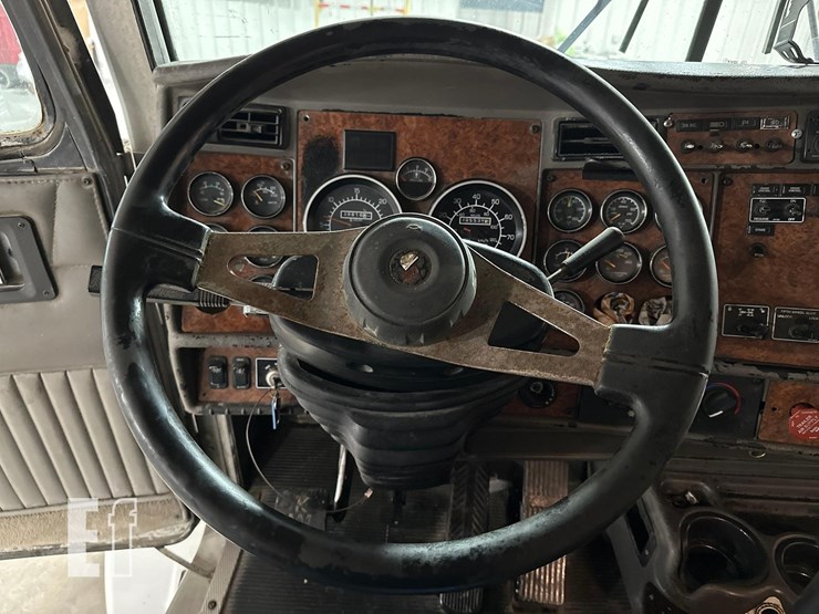 2003-kenworth-t800-image-10