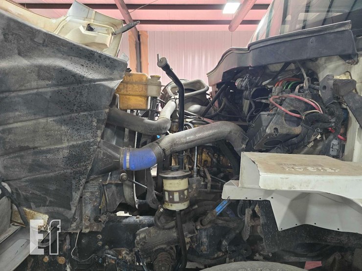 2007-international-7600-image-29