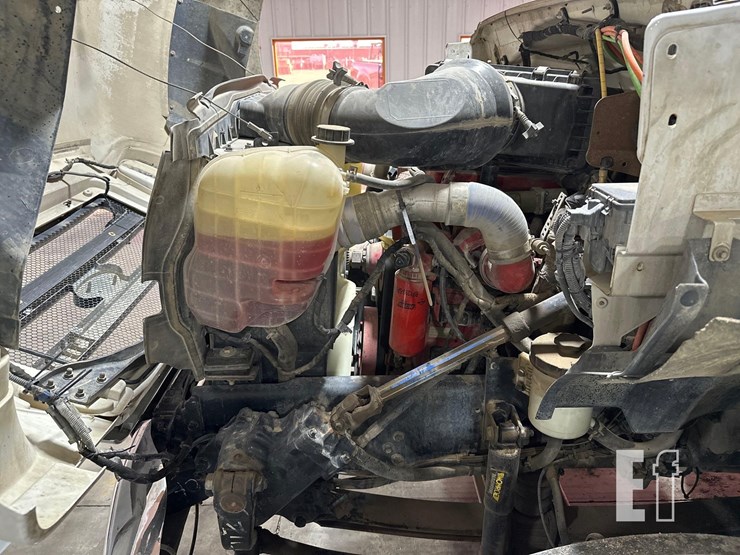 2015-ford-f750-image-31