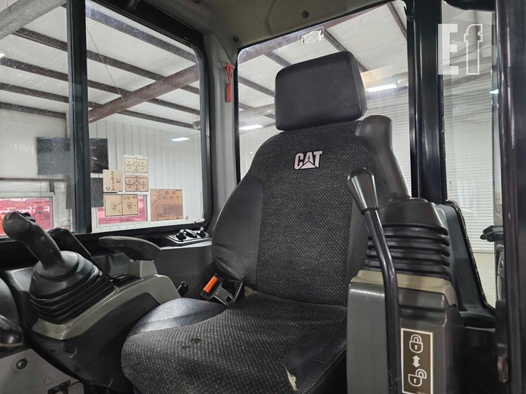 2016-caterpillar-303.5e2-cr-image-32