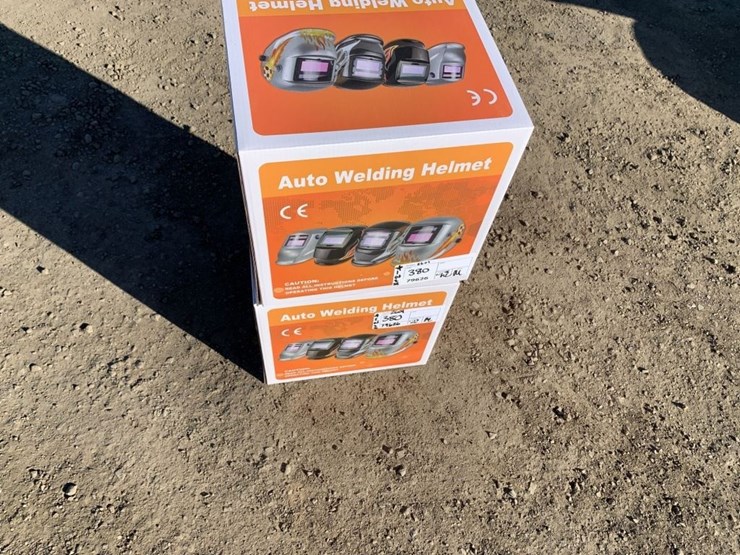 (2)-unused-auto-darkening-welding-helmets.-image-1