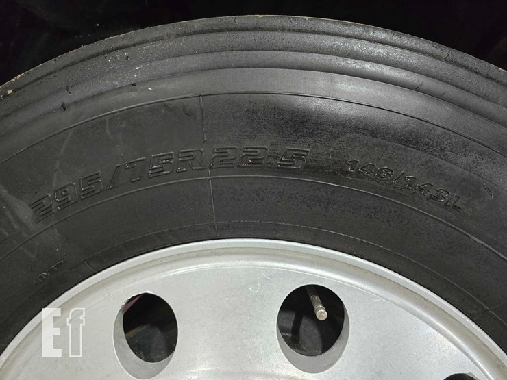 2015-kenworth-t680-image-30