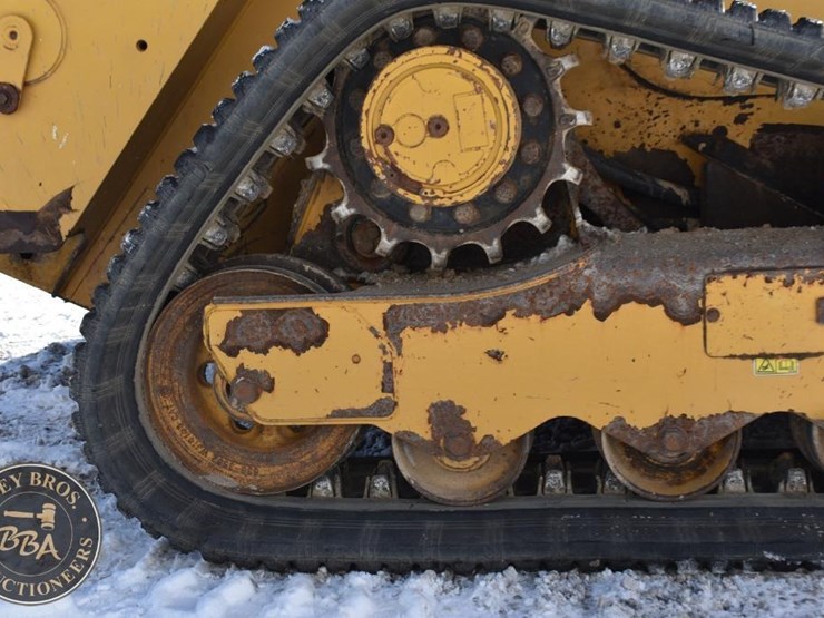 2019-caterpillar-259d-image-40