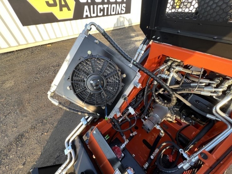 2025-sdlool-sl36c-mini-compact-track-loader-image-12