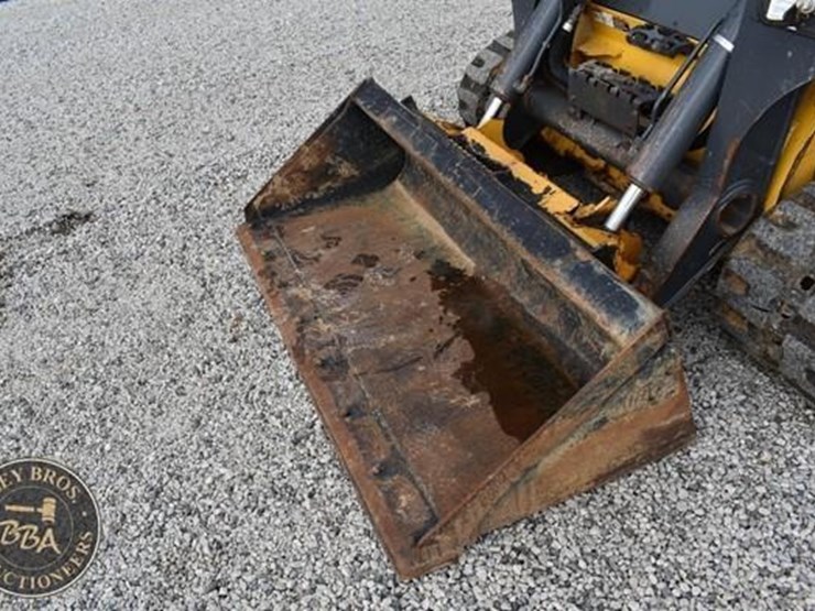 2019-deere-333g-image-25