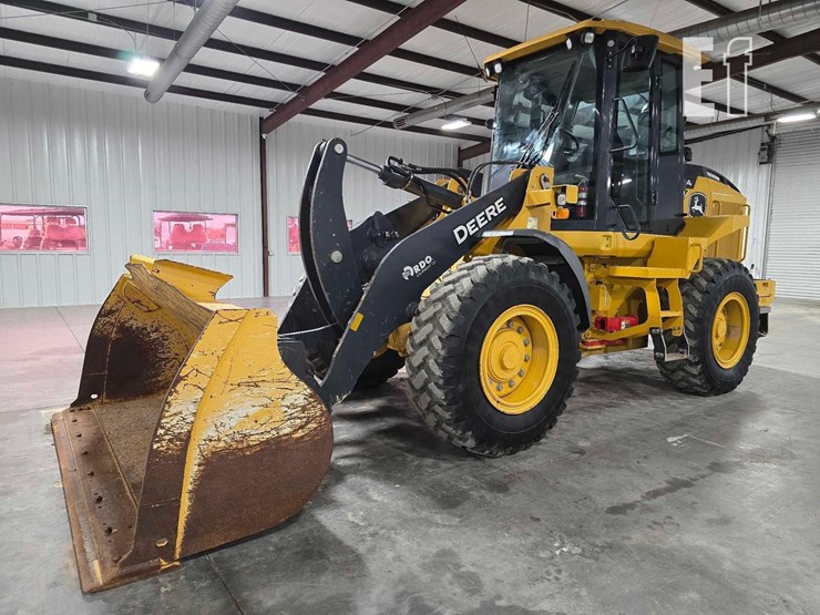 2022-deere-444-p-tier-image-1