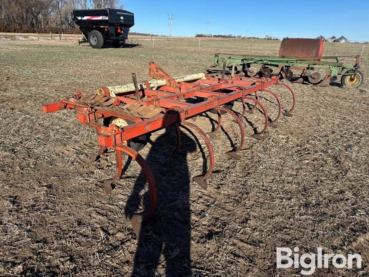 15'-3-pt-chisel-plow-image-7