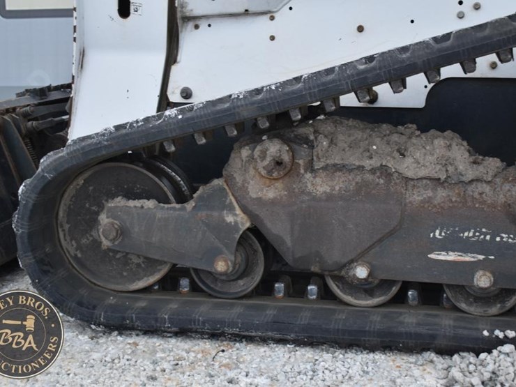 2021-bobcat-t870-image-15