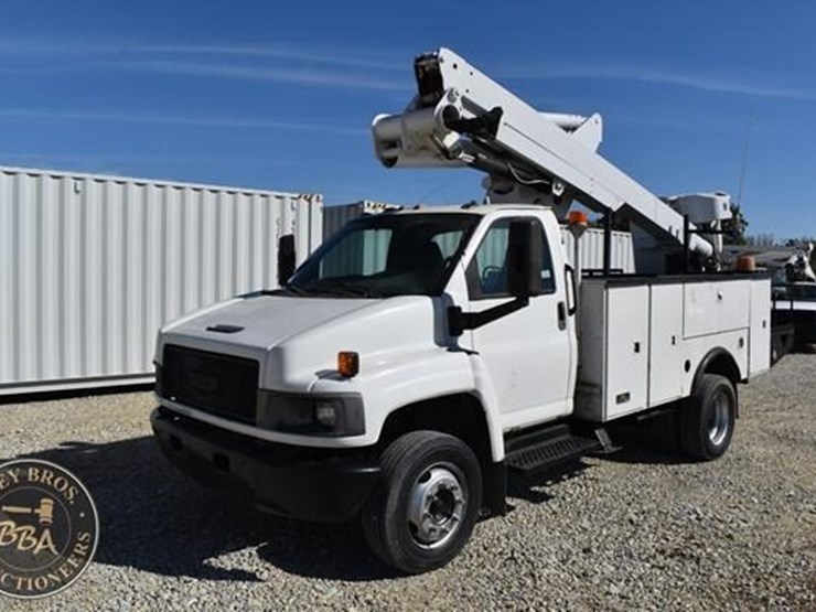 2007-gmc-topkick-c5500-image-1