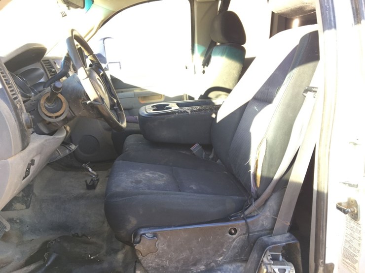 2012-chevrolet-3500hd-image-9