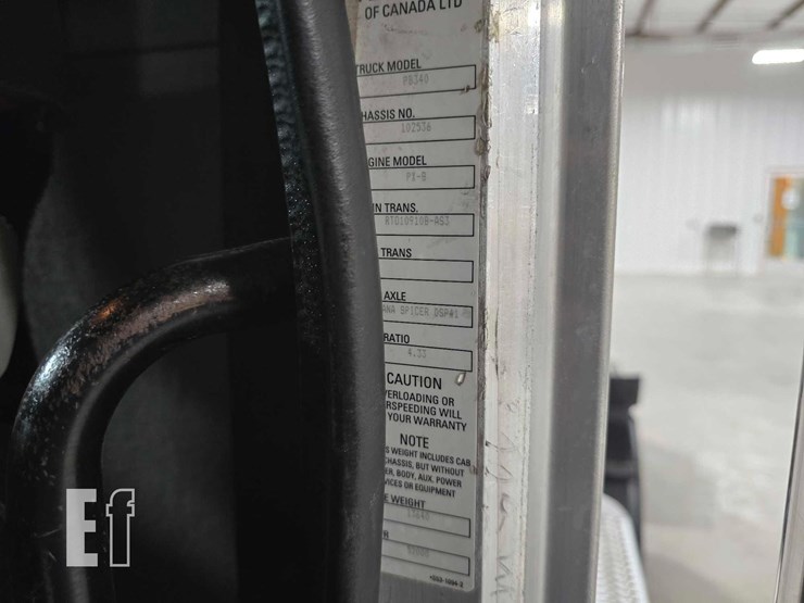 2010-peterbilt-340-image-28