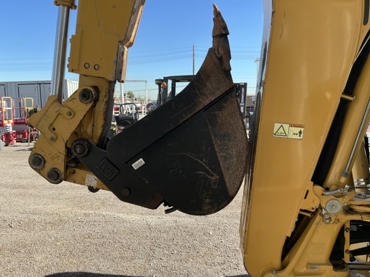 caterpillar-420d-image-15