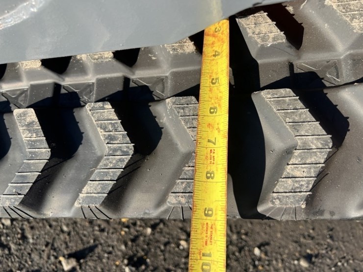 2025-hurricane-hrc700-mini-compact-track-loader-image-11