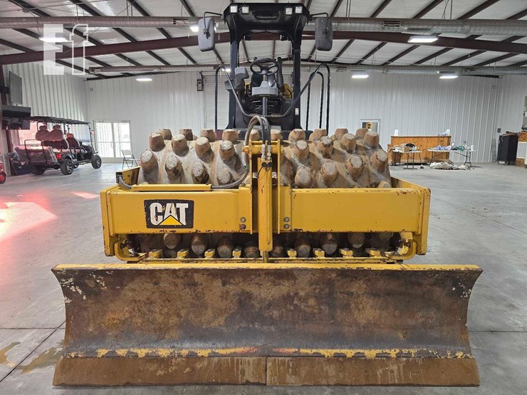 2012-caterpillar-cp56b-image-5