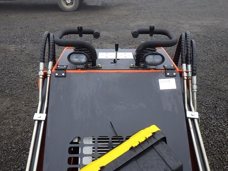 2025-aboss-gh380-skid-steer-tracked-loader-image-11