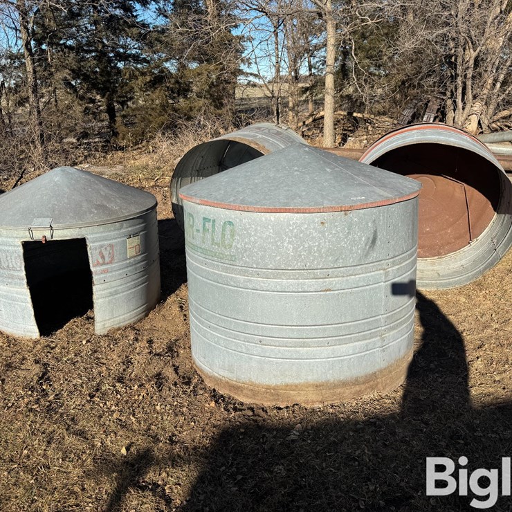 Calf Shelter/Hog Feeders
