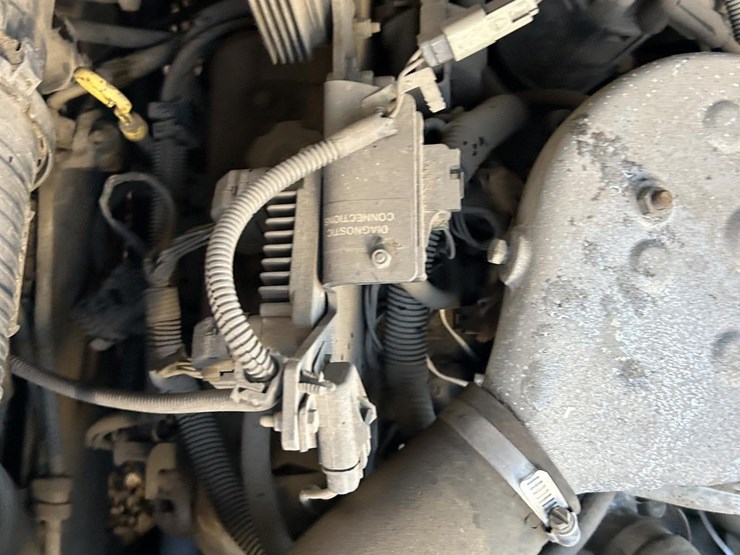 2002-yale-gc100mjn-image-23