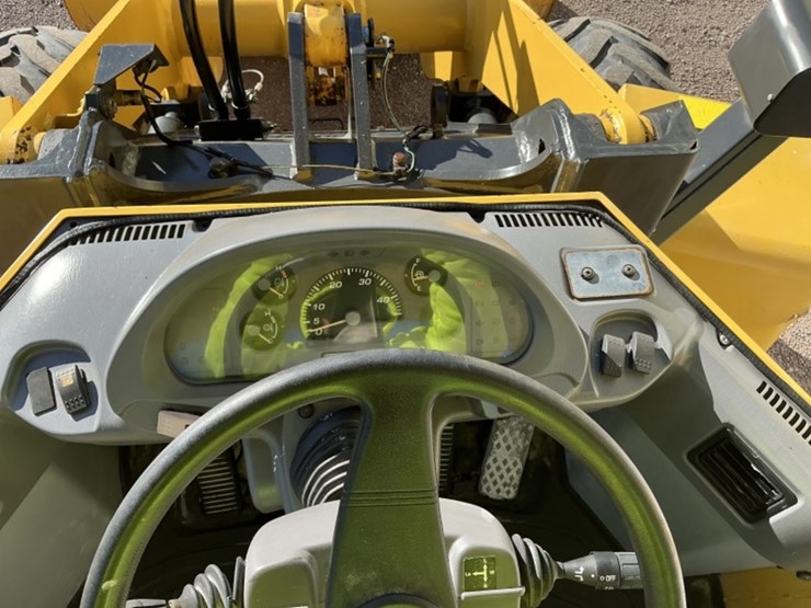 komatsu-wa100-5-image-24