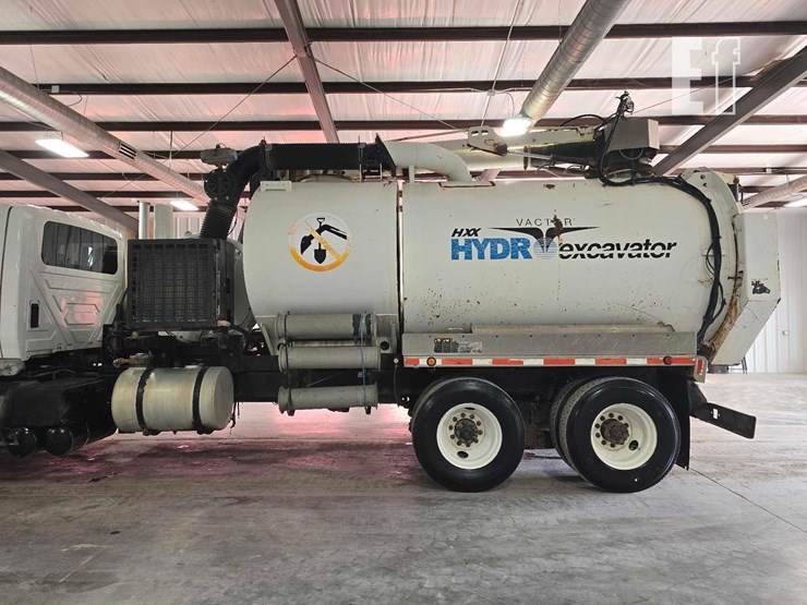 2007-international-7600-image-9